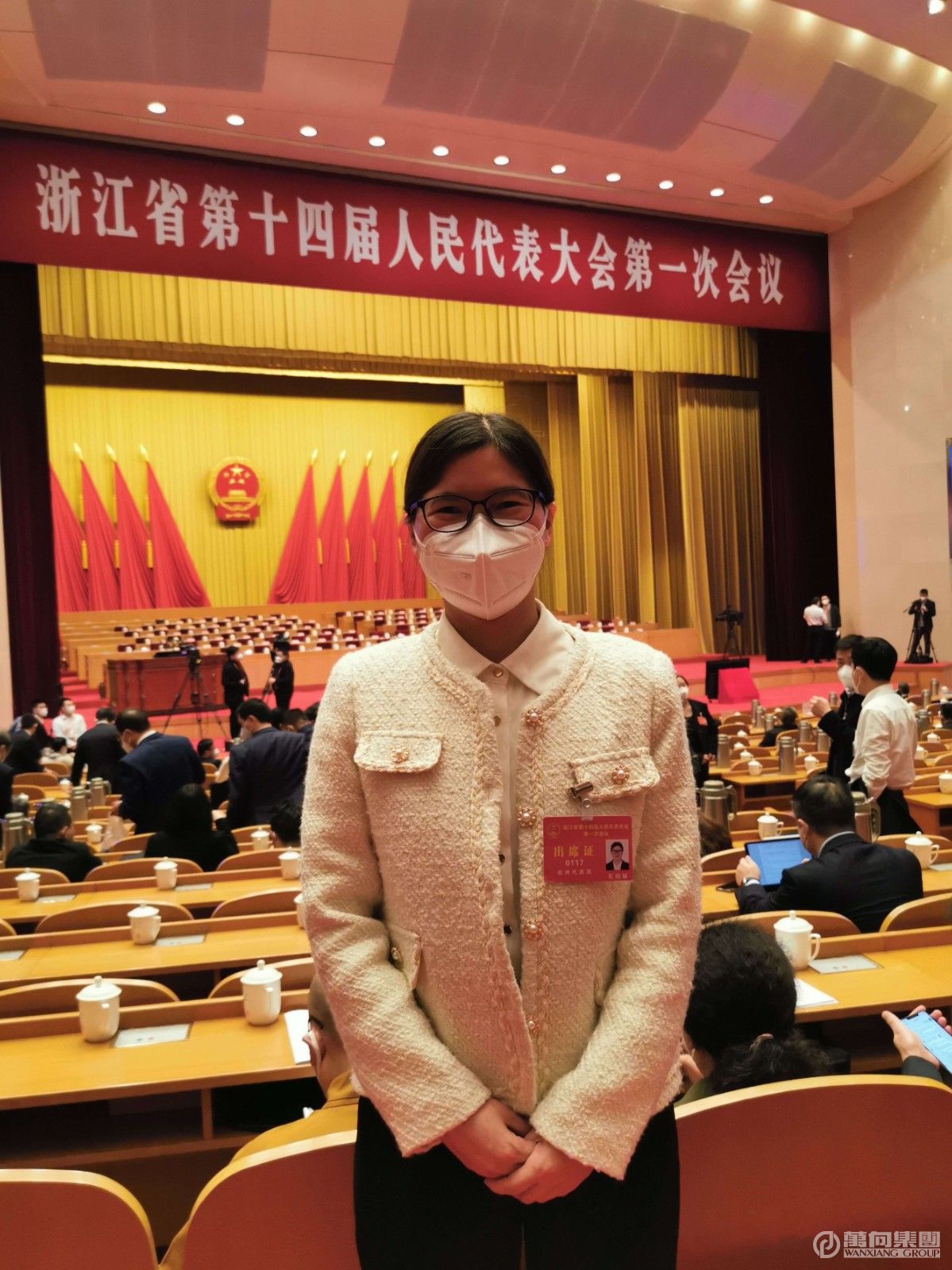 1675047203656277hE2p.jpg 照片:石伯妹参加浙江省十四届人大一次会议.jpg